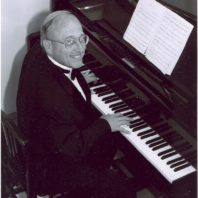 Loran Olsen Headshot