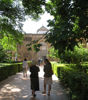 SEVILLA: Our guide led us toward the old royal palace of Sevilla, the Alcázar largely built by Moorish architects under the orders of Pedro I, the first Christian monarch of the region.