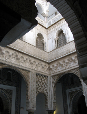 SEVILLA: The rather tepid comments in our guidebook did not prepare us for the lovely interior.