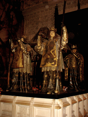 SEVILLA: This monument, originally designated for Cuba, where Columbus was originally buried, was relocated to Seville when the island broke away from Spain. It was created by Arturo Mlida, and depicts representatives of the four Spanish kingdoms united by Ferdinand: Lon, Castile, Aragn and Navarra. A rival tomb exists in Santo Domingo, but DNA testing has confirmed that the remains in Seville are probably authentic, since they relate closely to samples from the remains of his brother. The remains in Santo Domingo have not been tested, but may conceivably also consist of parts of his body.