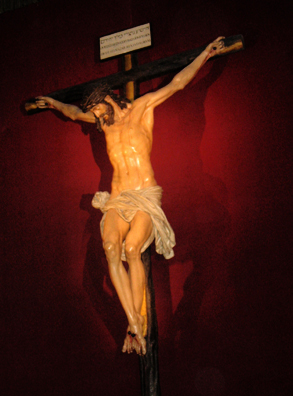 SEVILLA: One of the most famous works of the Spanish sculptor Juan Martnes Montaez (1568-1649), Cristo de la Clemencia, in the Seville Cathedral. The inscription over Christ's head is repeated in Hebrew, Greek, and Latin.