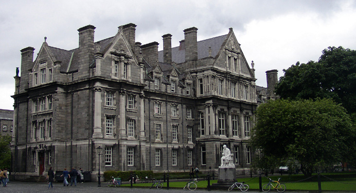 DUBLIN, TRINITY COLLEGE: The Graduates' Memorial Building (designed by Sir Thomas Drew, 1892).