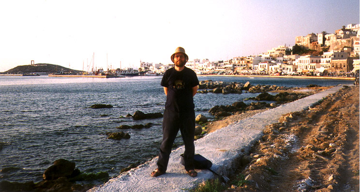 NAXOS: Paul in front of the harbor.