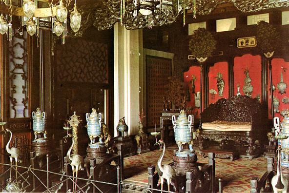 SUMMER PALACE: Hall of Dispelling Clouds, interior (commercial postcard).