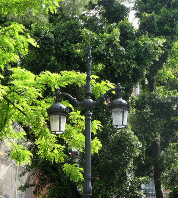 CADIZ: Crowded onto the tip of a narrow peninsula, there is no room in Cádiz for the sort of historic center that we found preserved in other cities.