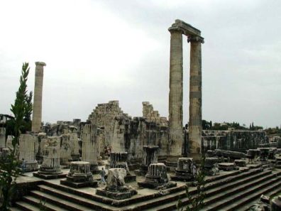 DIDYMA: The second stop on our tour was at Didyma (Didim), site of the world's largest Classical temple, built to honor Apollo. Compare the size of the tourists with the huge pillars next to them. The temple was never given a roof, and actually never completed entirely. This is just the entrance--the front porch, if you will.