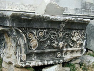 DIDYMA: Fragments of the ornate carving that once topped the walls now lie on the ground.