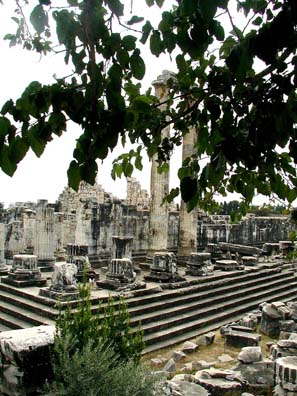 DIDYMA: One last view of the outer porch.