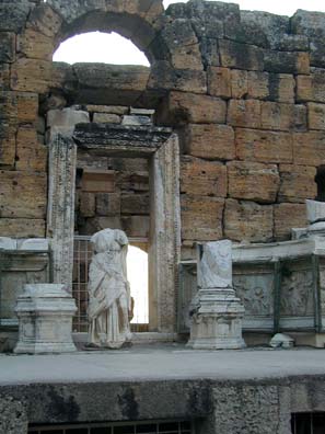 HIEROPOLIS: Detail from the scaena.