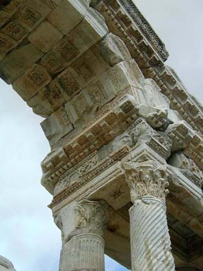 AFRODISIAS: Details of the gate.