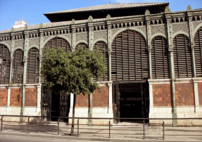 MALAGE: Our hotel was very close to the Moorish-style Mercado Central de Atarazanas. Before leaving Málaga, we decided to explore it.