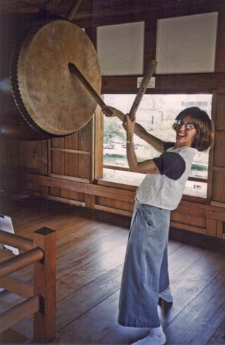 HIROSHIMA: Paula in a traditional taiko posture.