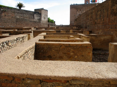 ALHAMBRA: Barrio Castrense, Alcazaba.
