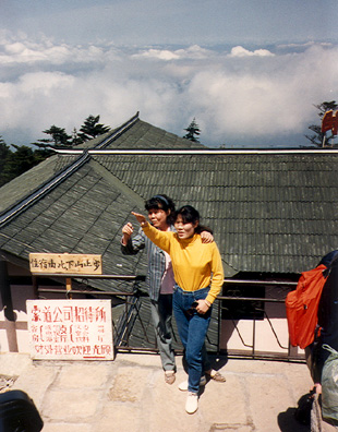 MT. EMEI: Chinese tourists seemed to take pictures of scenery only with someone standing in front of it.