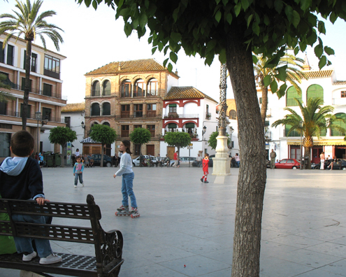 CARMONA: Carmona has a long history dating back to before Roman times. It is today a quiet and charming hill town which welcomes tourists but is not overwhelmed by them. In San Fernando square local adults gather to chat and children to play. Just beside it is the thriving local market.