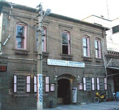 BERGAMA: Modern Bergama reveals its charms slowly. The sidewalks are crumbling and the streets dusty. The maps in the Lonely Planet guide were inadequate when we came to various wedge-shaped intersections in search of the recommended "Pergamum Restaurant" (bear right at the point of each wedge to stay on the main drag, and look for it on the left-hand side of the street if you're heading toward the Acropolis). The restaurant is contained in a remodeled Ottoman house.