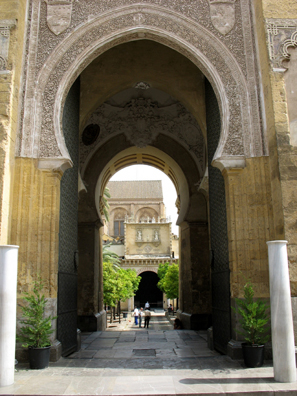 CORDOBA: Mudéjar gate in Córdoba.