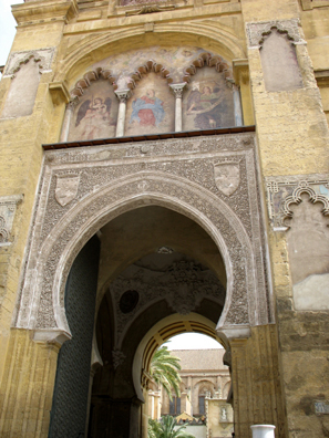 CORDOBA: Mudéjar gate in Córdoba.