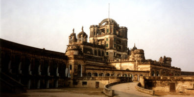 An elaborate example of eccentric 18th-century architecture, built for wealthy eccentric Major General Claude Martin (d. 1800). Now a school.