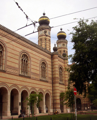 BUDAPEST: The Great Synagogue is very impressive.