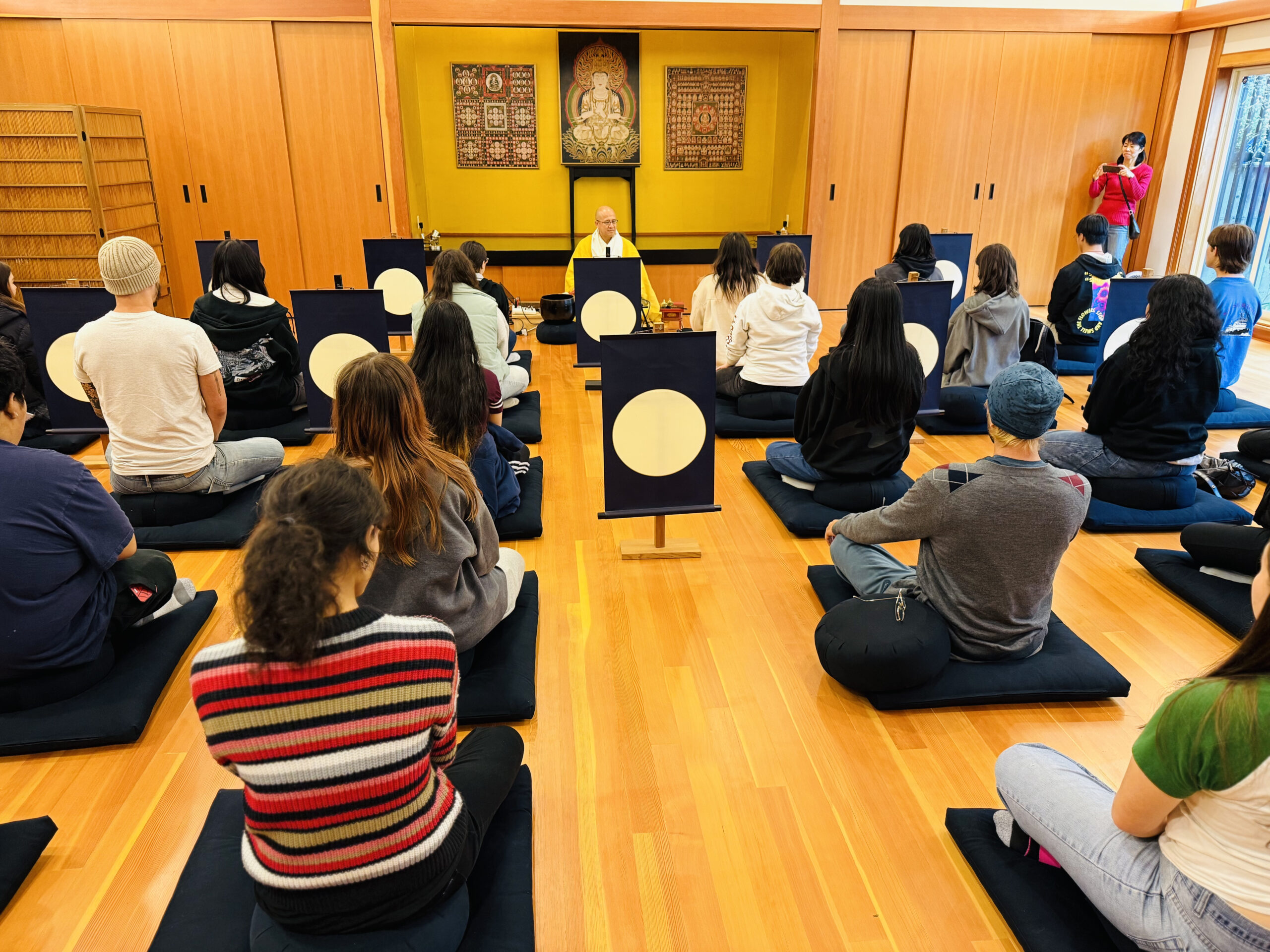 Students meditating at the Seattle Koyasan Buddhist Temple