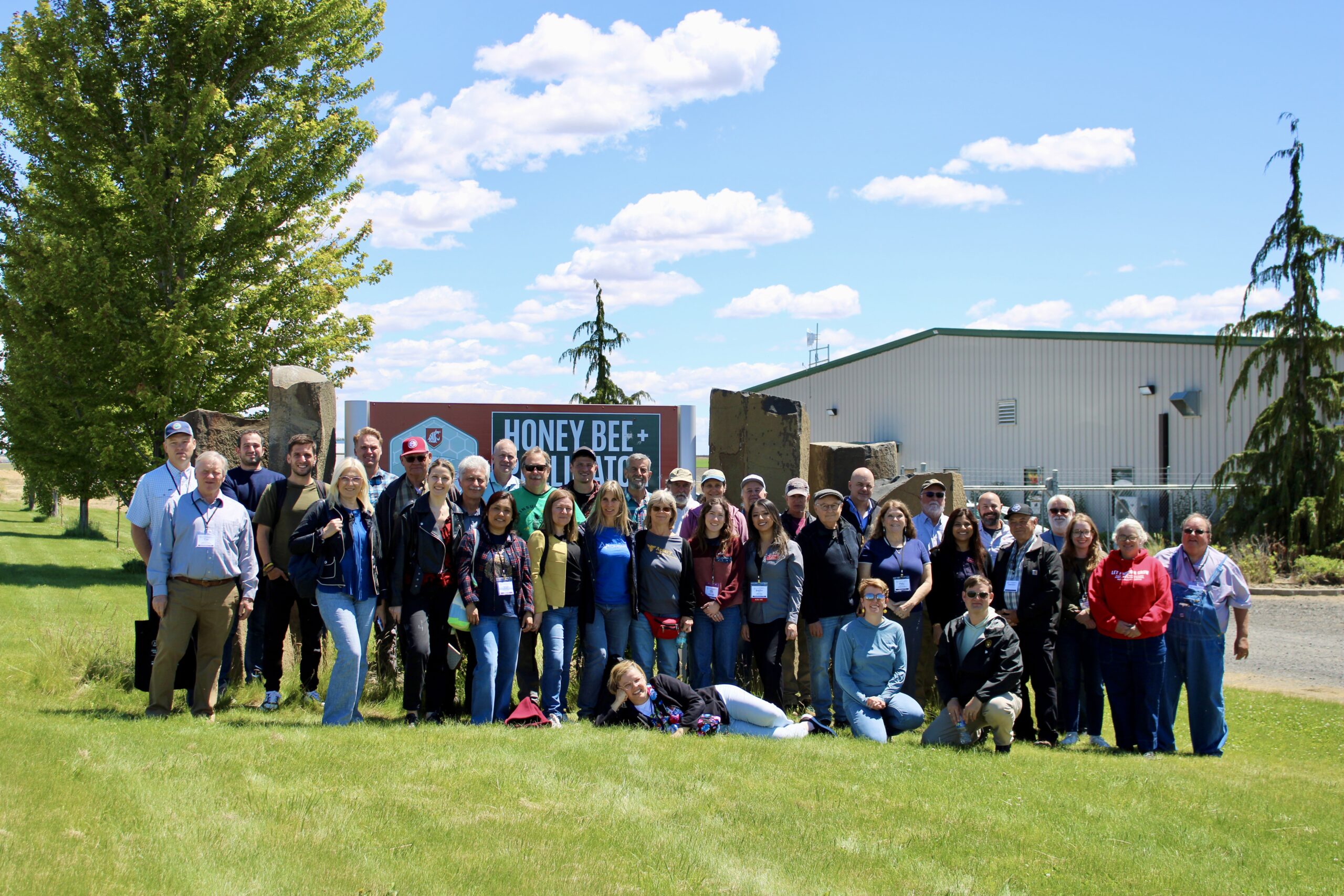 Beekeepers, attendees, and WSU Bee Program team members at the WSU Othello Honey Bee Research Facility 