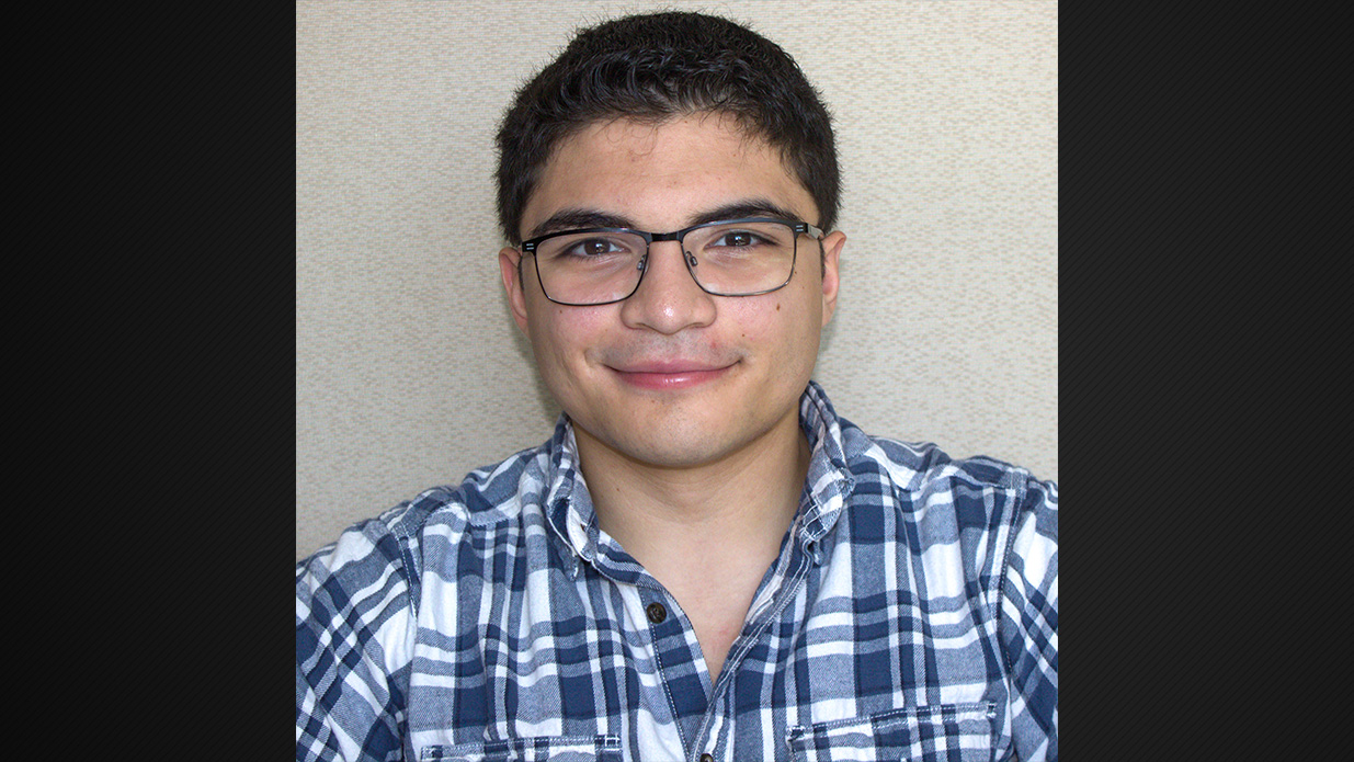 Dylan Suina, member of the 2023-27 cohort of MIRA student scholars.