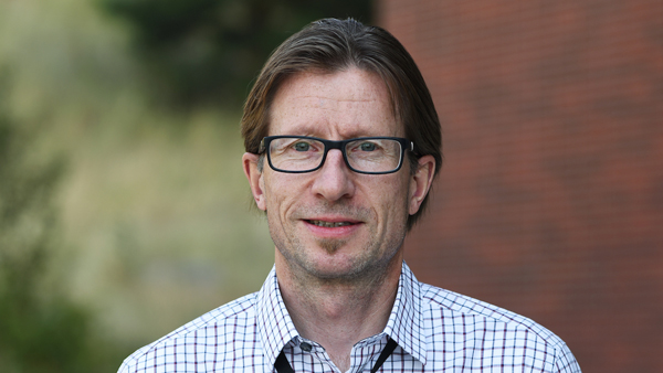 Anders Omsland .