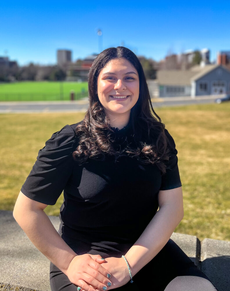 Samira Diaz De Leon, recipient of a $20,000 National Institutes of Health (NIH) Undergraduate Scholarship.