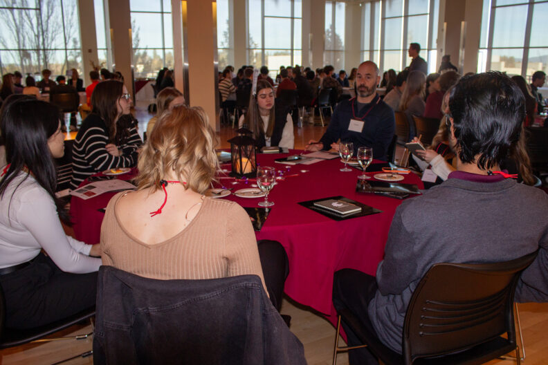 Full resolution of David Jones chairing a table talk.