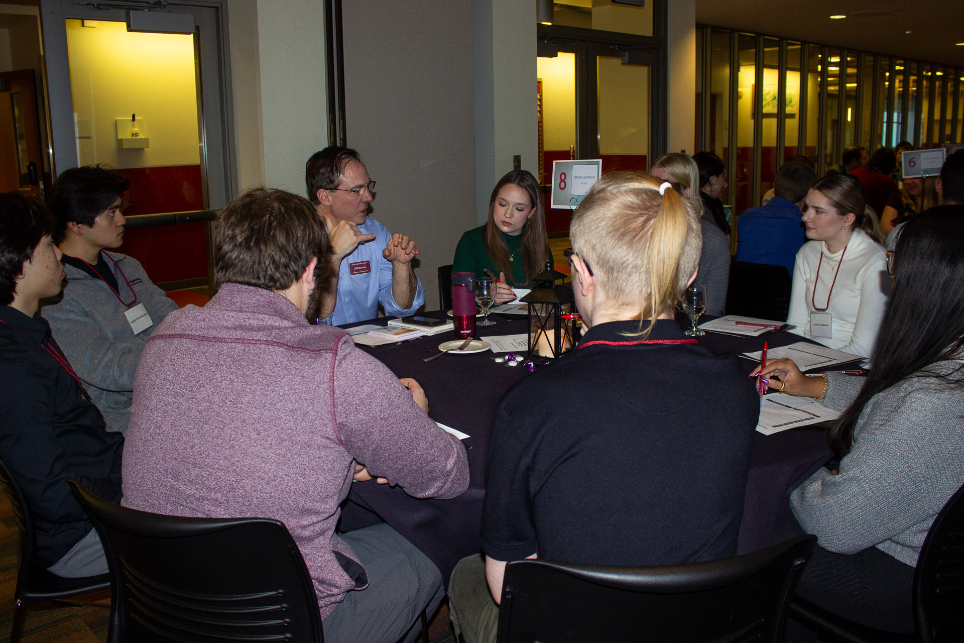 Bill Davis, Vice Provost of Academic Engagement and Student Achievement, leads a table discussion at the 2023 WSU Scholars Progression.