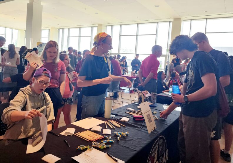 ROAR students and staff at the WSU Career Fair