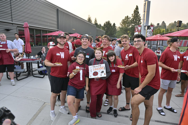 winning team from ROAR & Baseball Lentil Cook off