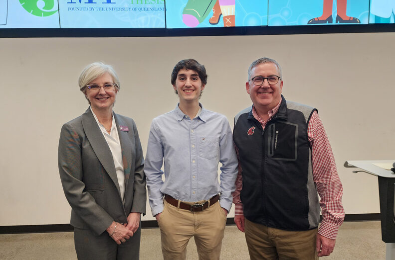 Provost Elizabeth Chilton, 3MT winner Benjamin Stuart Morledge-Hampton, and WSU president Kirk Schulz