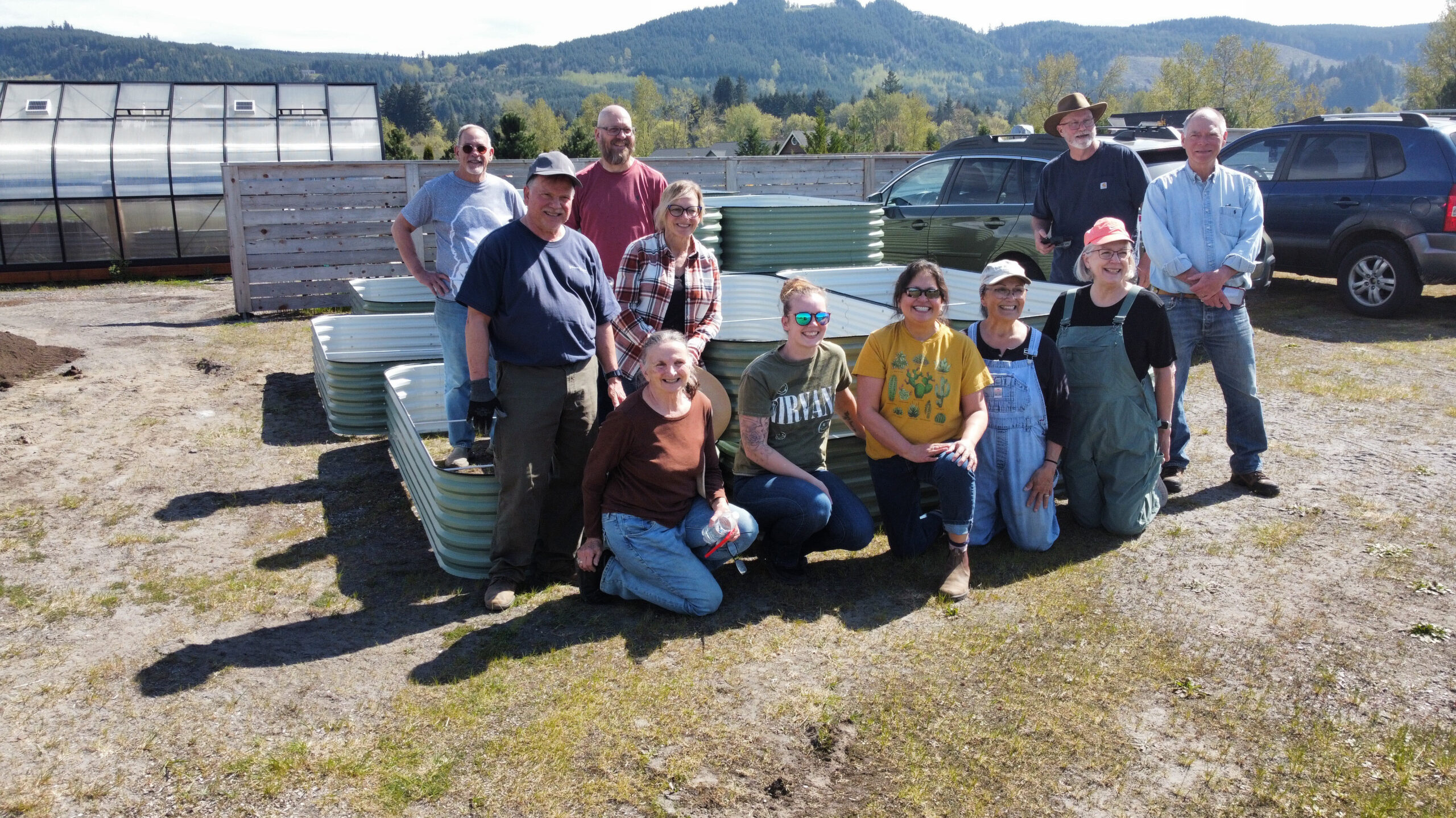 Cowlitz Grows Raised Bed Team Photo