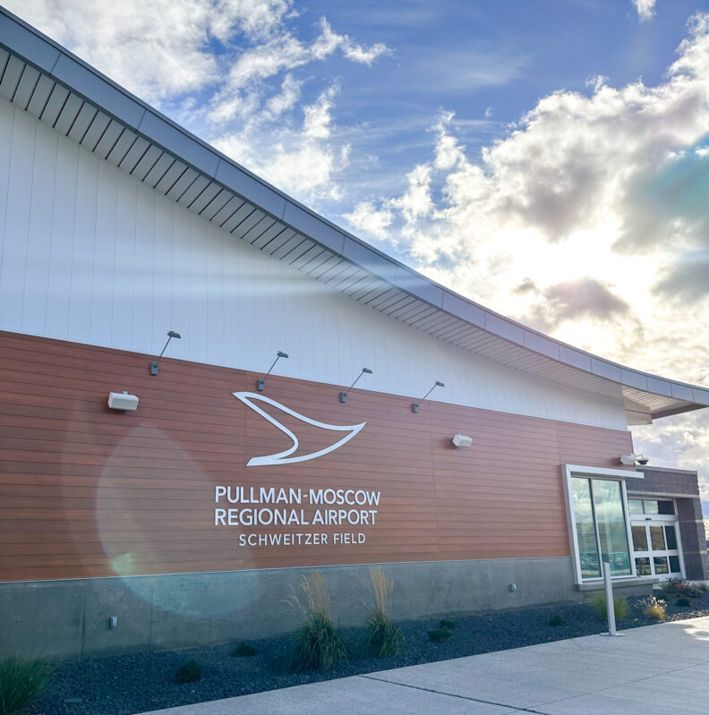 An image of the outside of the Pullman-Moscow Regional Airport terminal in Pullman, Washington.