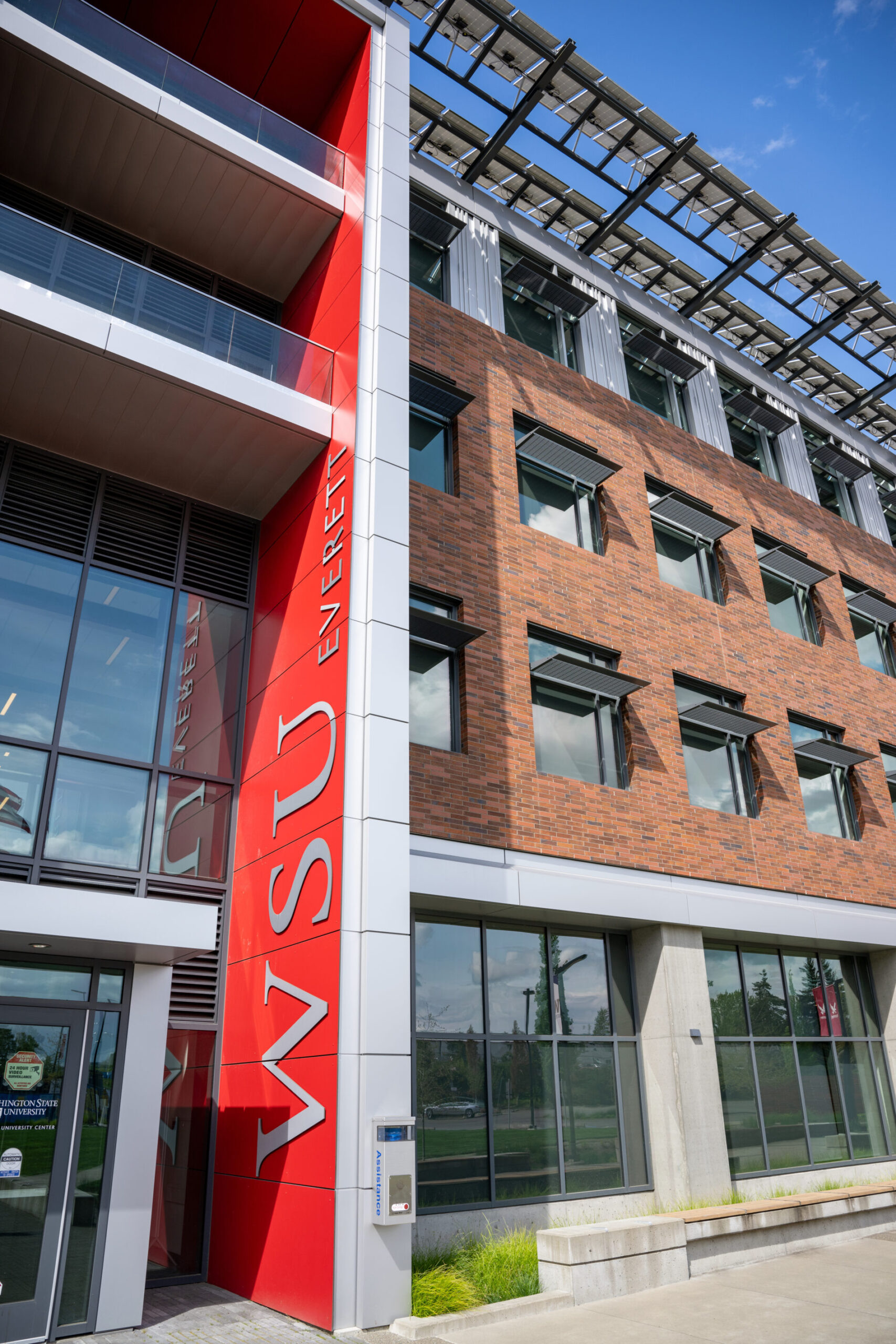 An exterior view of the south entrance of the WSU Everett campus's main building.