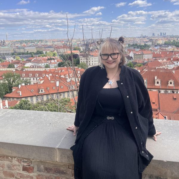 Bella Williams Headshot