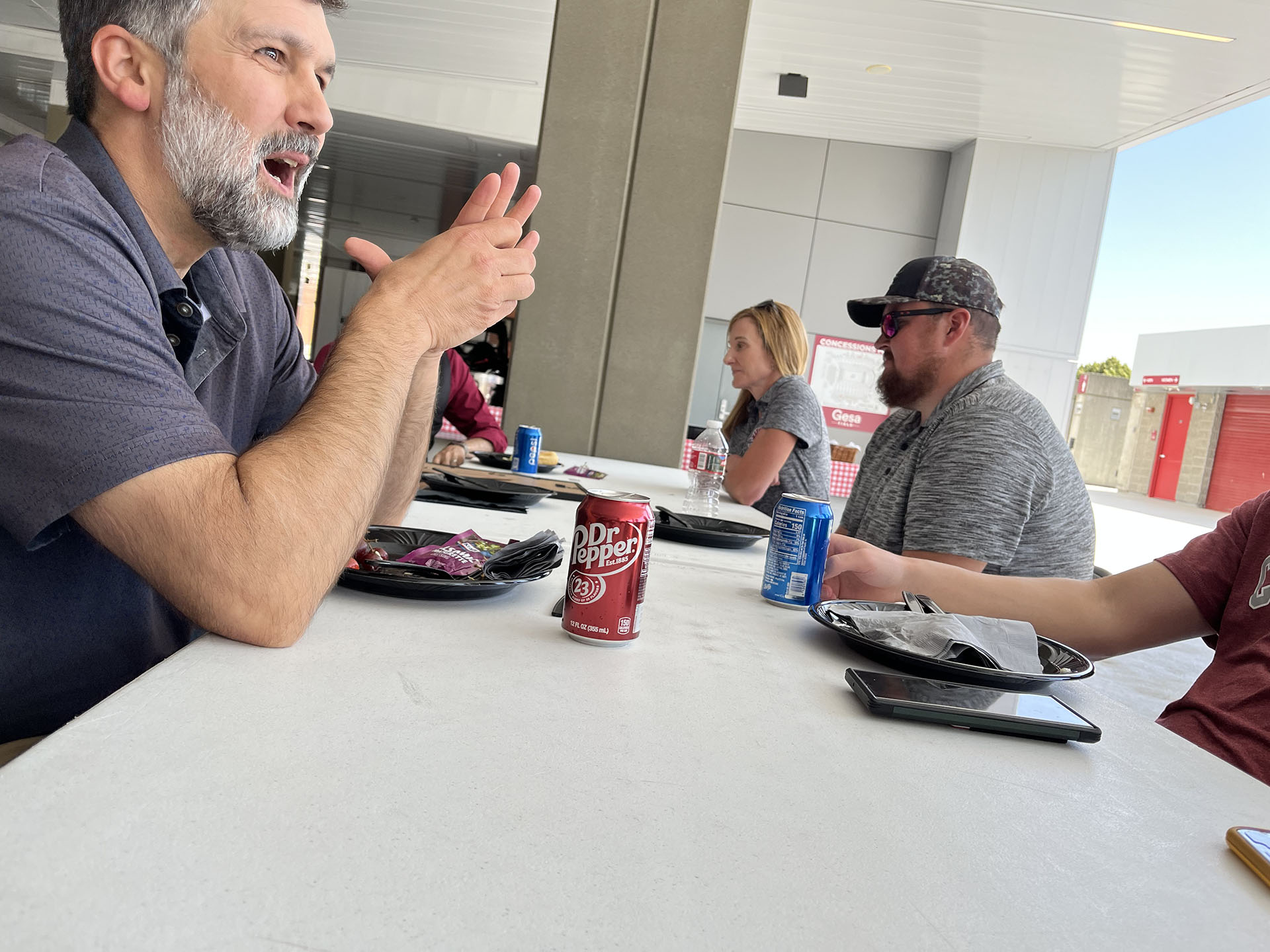 Tony Opheim presenting the certificate of service at the employee recognition picnic 2023
