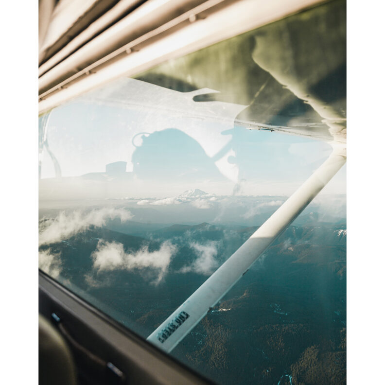 Photo looking outside the airplane