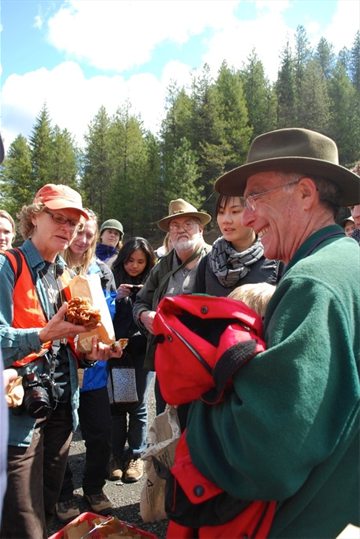 Lori Carris leads mushroom class