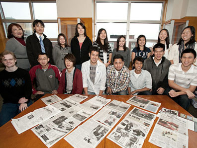 Patti Hirahara meets with students from the Japan Club and the American Nihonjin Organization at WSU