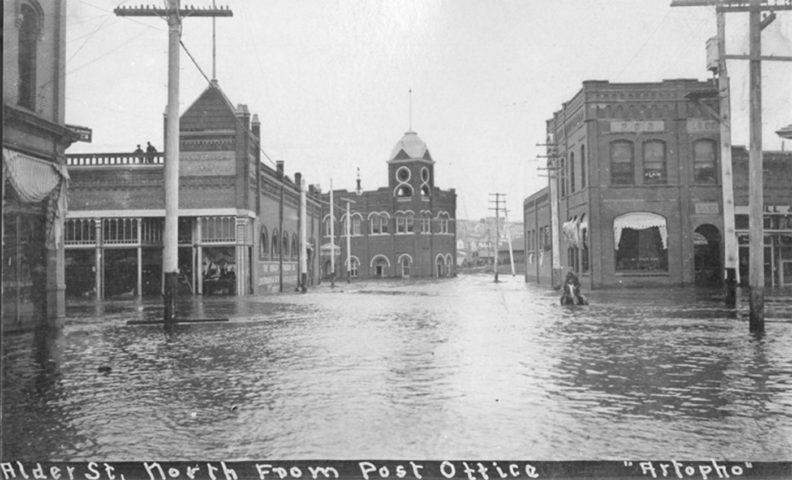 Riding horses through 1910 Pullman flood