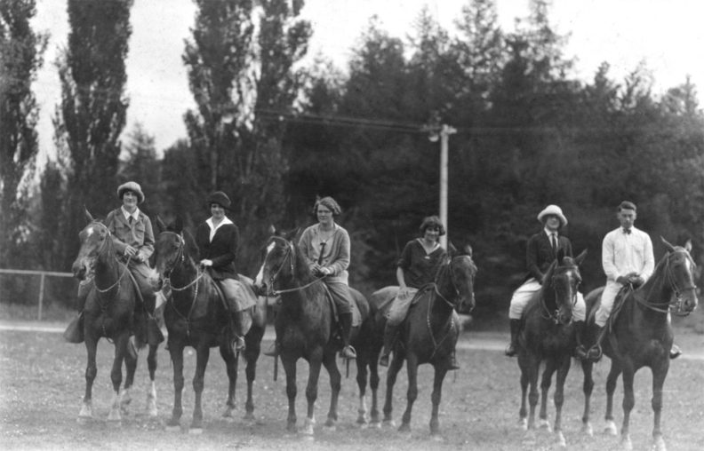 WSC horseback riders 1925