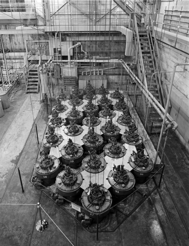 vertical safety rods to rapidly shut down B Reactor at Hanford
