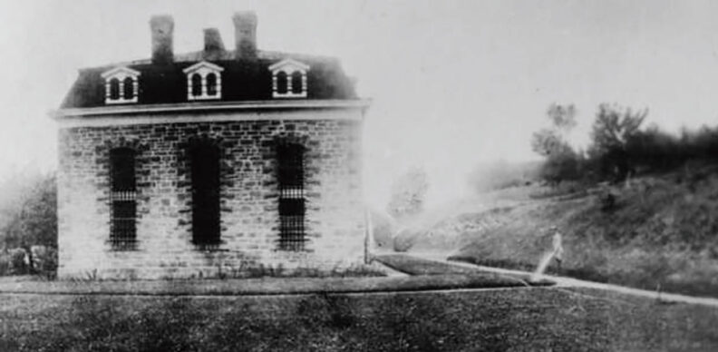 Black and white photo of Washington Territory jail in 1873
