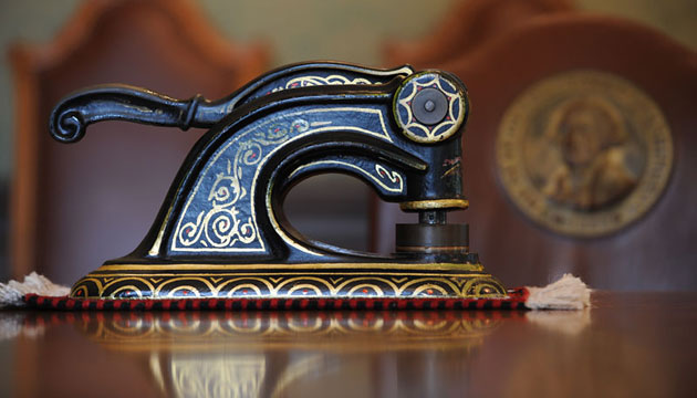 Original press to emboss the territorial and then state seal