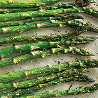 Asparagus stalks roasted with pepper