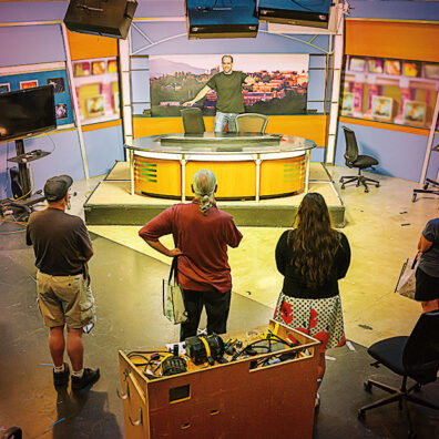 Touring Cable 8 studios