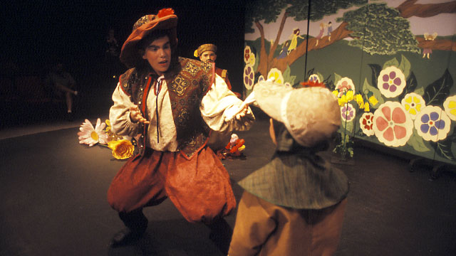 Bottom instructs Snug